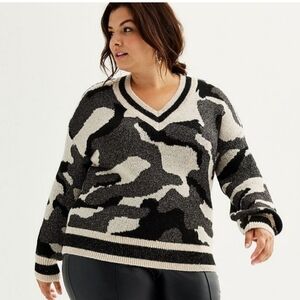 Nine West women's V neck shine camo pull over sweater black and cream new